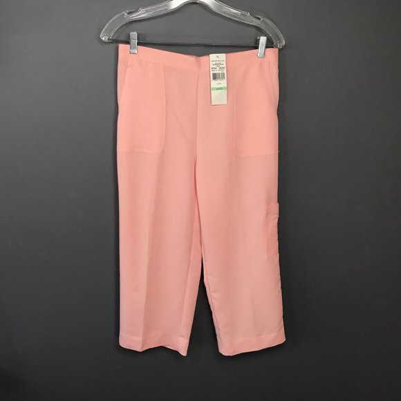 Alfred Dunner Soft Pull-On Capris Pockets Pants - Picture 2 of 8